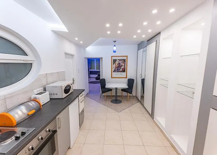 Dove's Nook - A Stylish Center Retreat Lejlighed *